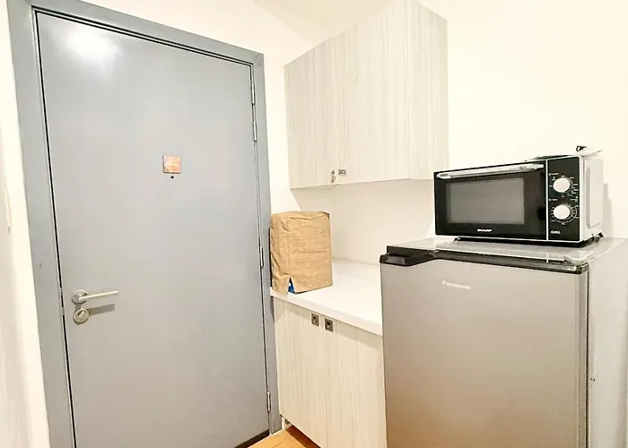 Unit Staycation Near Rockwell Mandaluyong Free Pool Access Apartment Manila