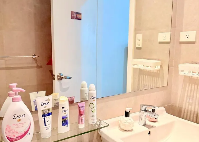 Unit Staycation Near Rockwell Mandaluyong Free Pool Access Manila