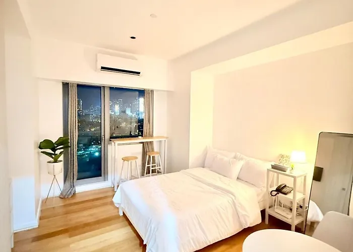 Unit Staycation Near Rockwell Mandaluyong Free Pool Access * Manila