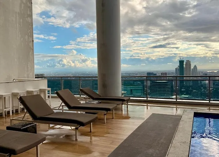 Apartment Unit Staycation Near Rockwell Mandaluyong Free Pool Access *